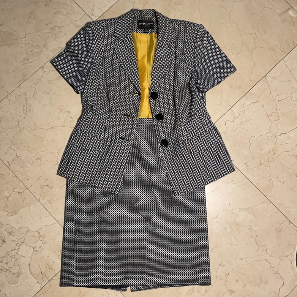 Trendy 2 pc skirt suit set
